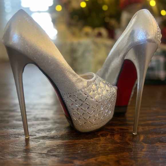 Silver High Heels 👠 - Picture 2 of 7